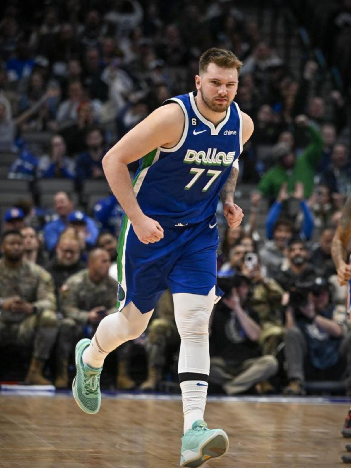 开云平台-达拉斯独行侠今晚防线松动，志在亚冠名次提升，更衣室稳定，年轻球员得到机会的简单介绍