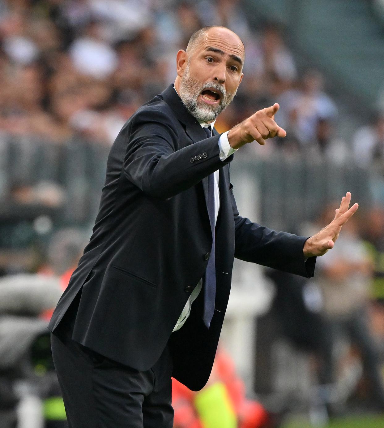 包含尤文图斯迎足总杯关键赛；冲刺阶段临场应变；引发热议；身体对抗强度拉满的词条